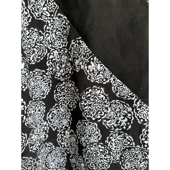 Lane Bryant Sleeveless V-Neck Top in Black / White - Size 20 - Picture 3 of 6